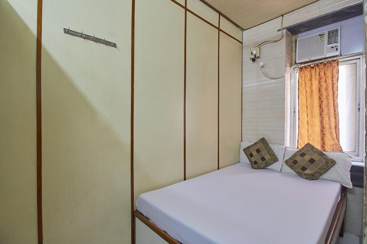 مومباي Plaza Guest House المظهر الخارجي الصورة