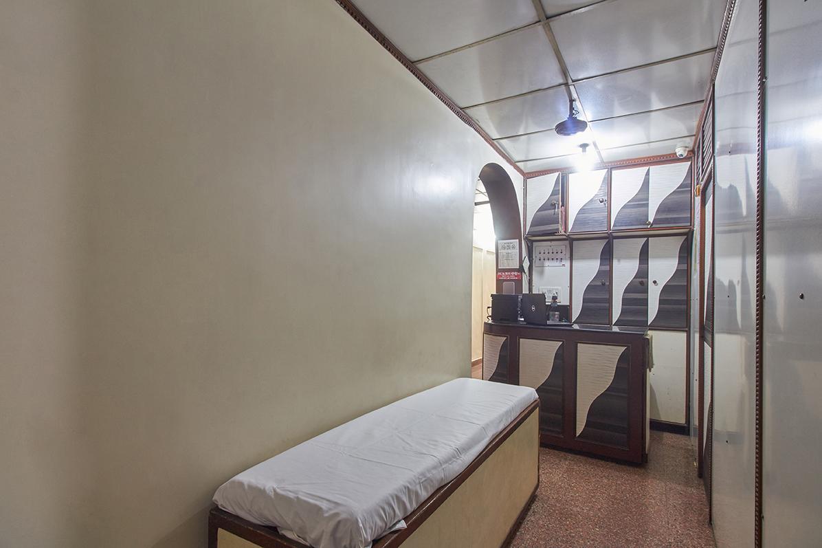 مومباي Plaza Guest House المظهر الخارجي الصورة